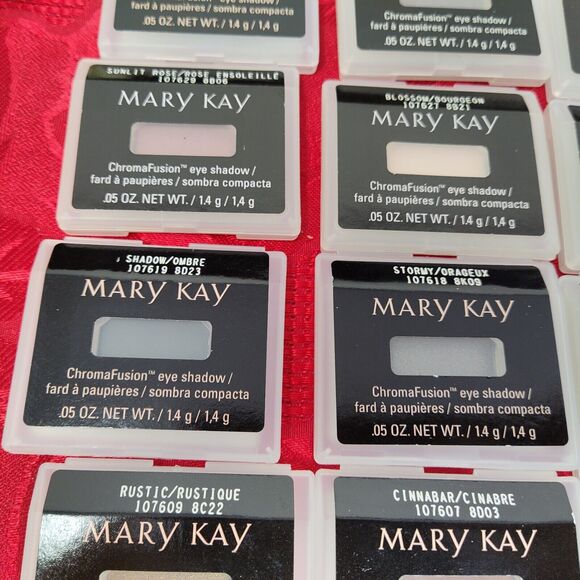 NEW Lot of 33 - Mary Kay ChromaFusion Eyeshadow Assortment .05 oz - Picture 9 of 14